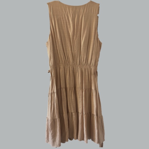 Express  - V-Neck Tiered Mini Dress – Sleeveless & Flowy - Picture 4 of 4